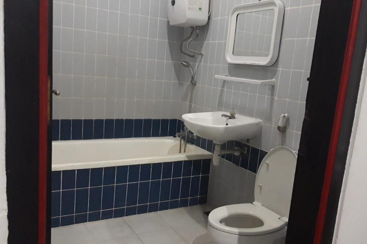 Koolkost At Tenggilis - Minimum Stay 30 Nights Сурабая Екстериор снимка
